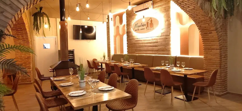 Silvia_Alquitara gastro lounge_Llerena_review