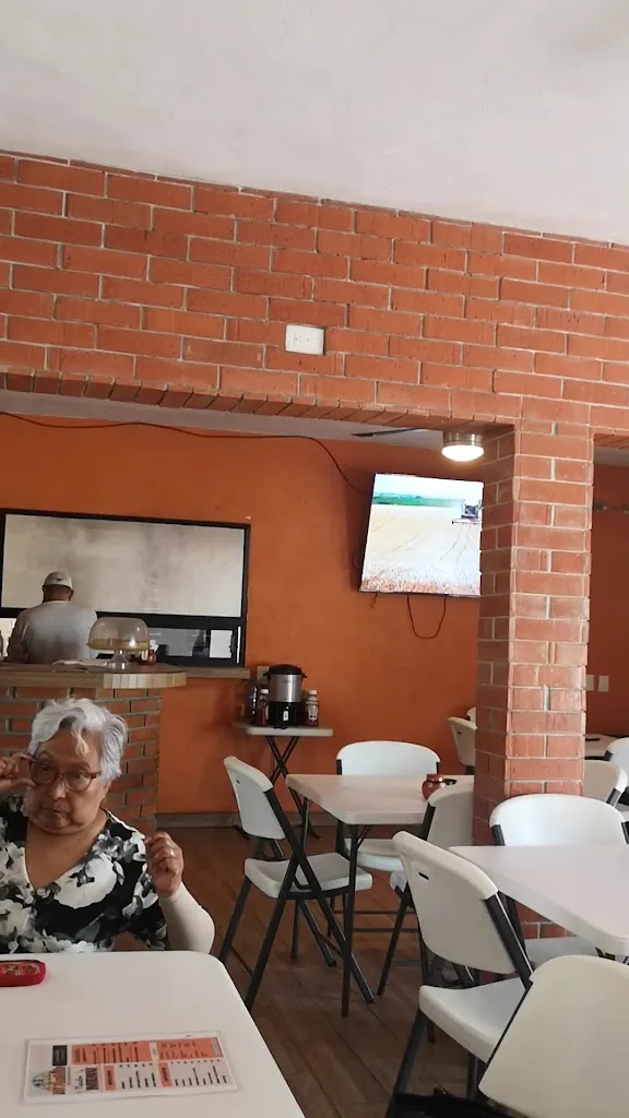 Adrian Contreras_Restaurante Mi Pueblito_Llera_recensione