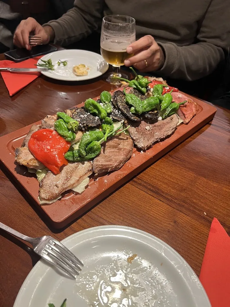 Can Cetin_El Lacón_Lobón_review