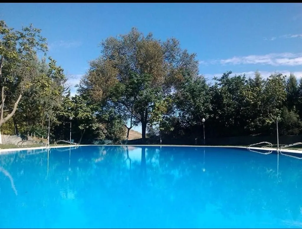 Bar Piscina de Malcocinado_Malcocinado_slider_image_3