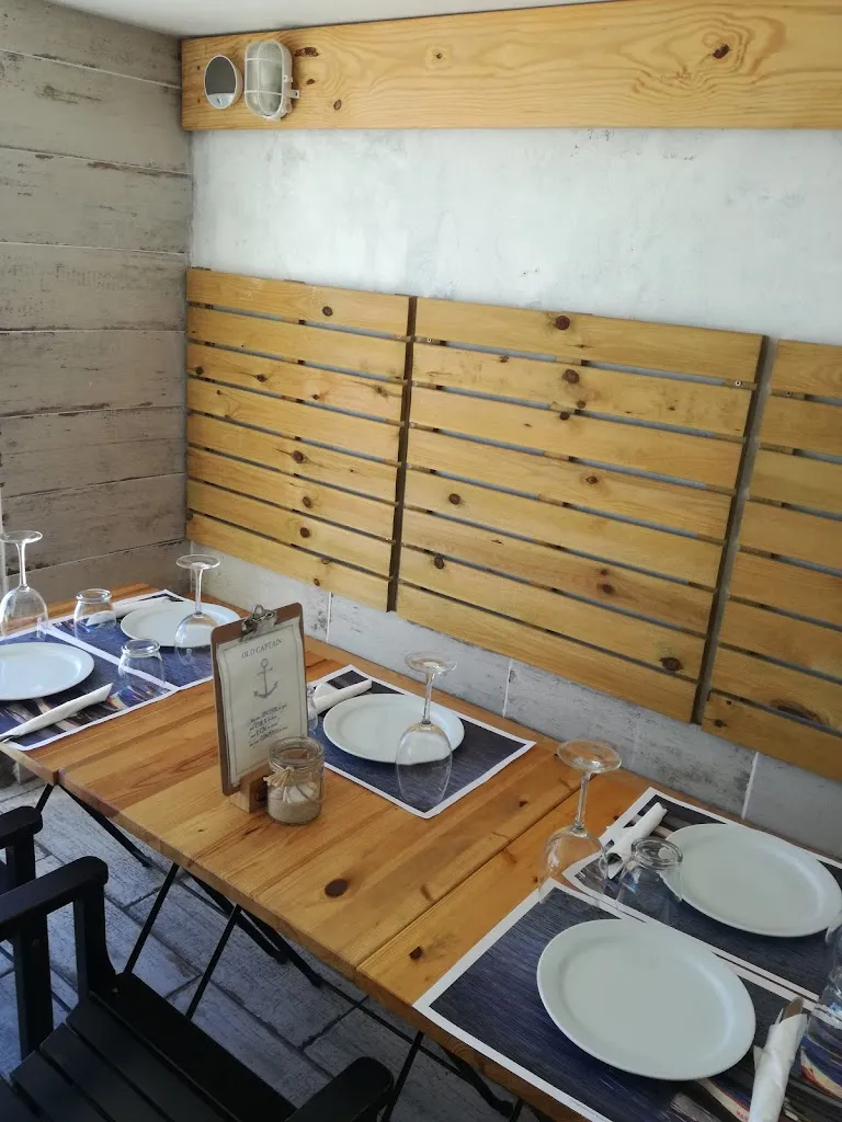 OLD CAPTAIN_Fisterra_slider_image_1