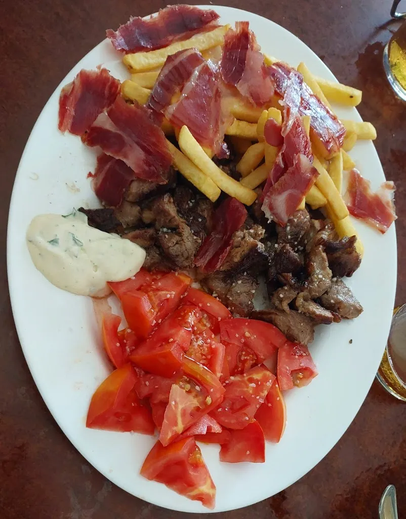 José Antonio_bar MijiNA_Medina de las Torres_review