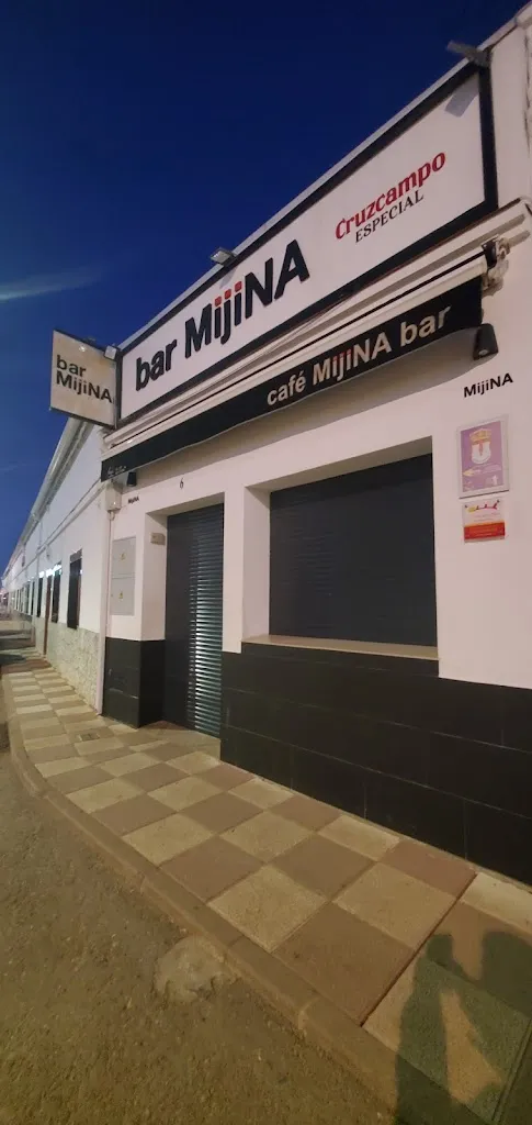 Manuel Hurtado_bar MijiNA_Medina de las Torres_review