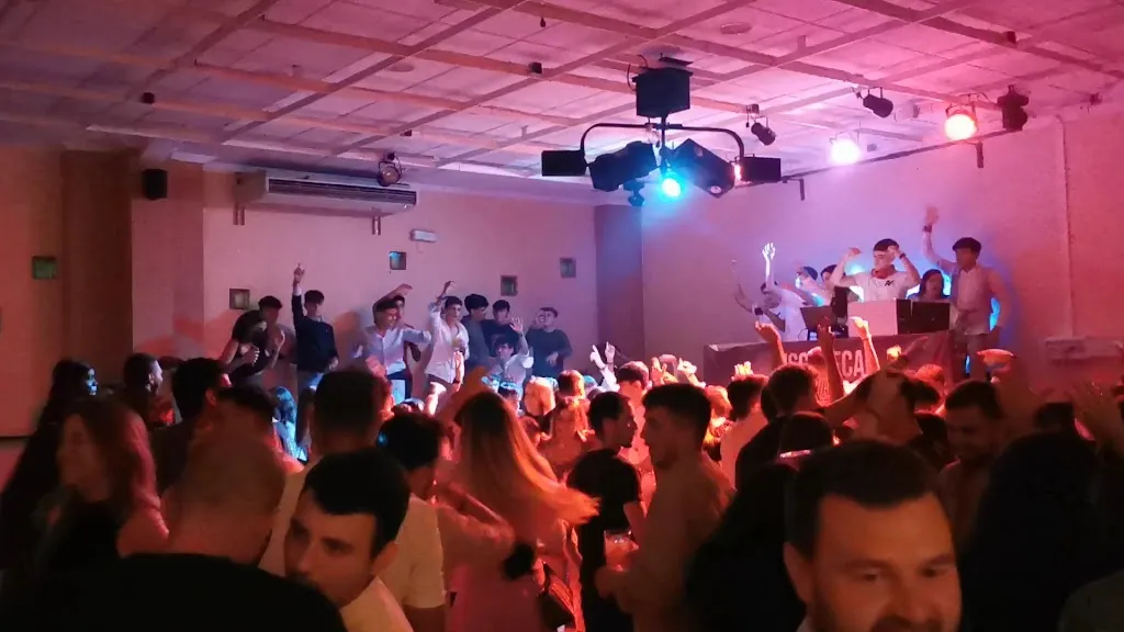 Discoteca Oli Bar_Monterrubio de la Serena_slider_image_2