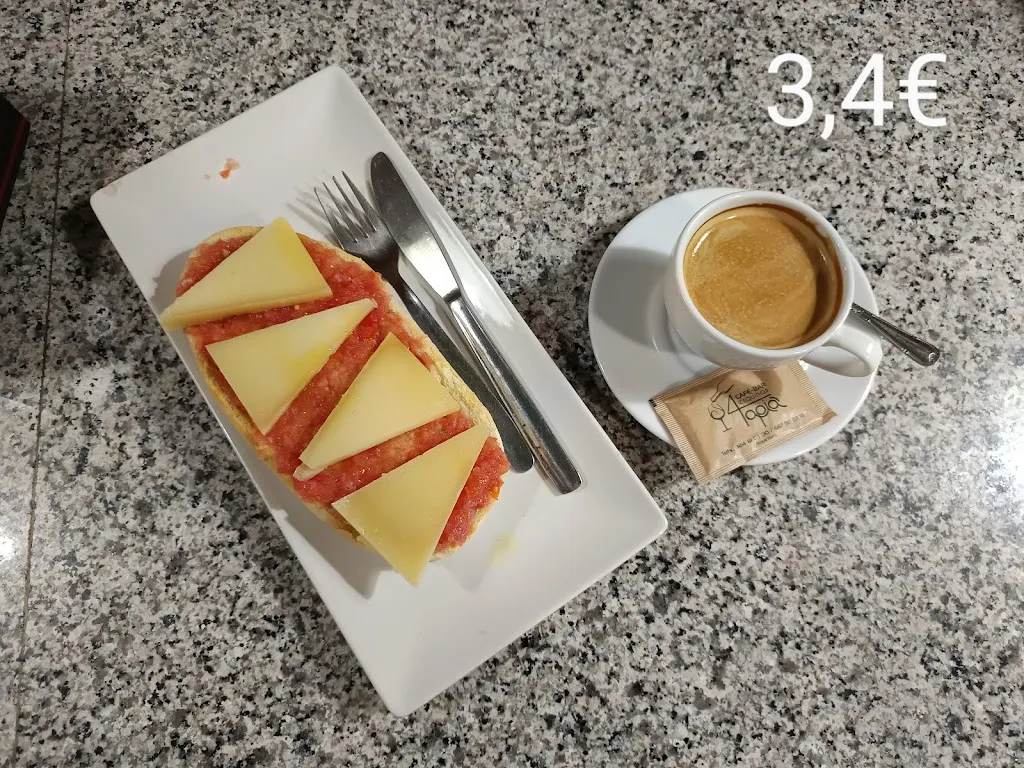 Menu_Cafe Bar 4 Esquinas Tapia_Monterrubio de la Serena_image_8