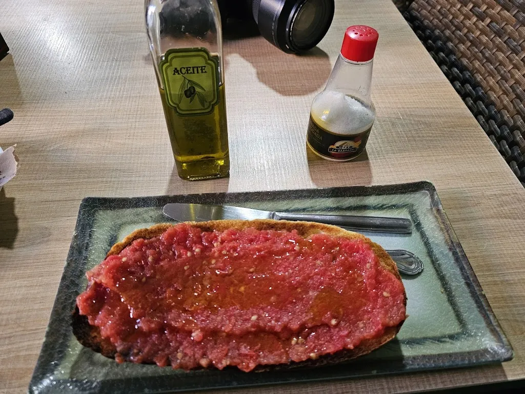 Cafe Bar 4 Esquinas Tapia_Monterrubio de la Serena_slider_image_3