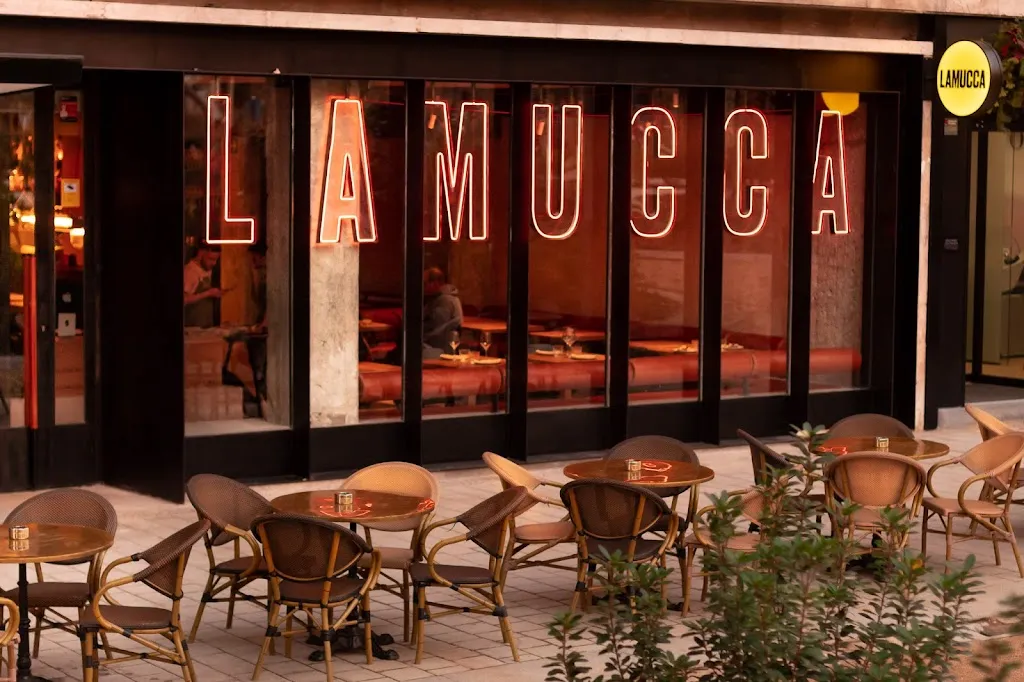 Lamucca de Plaza de España restaurant in Amés