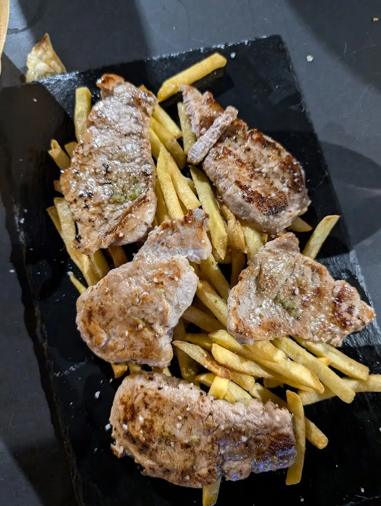 Pub Lennon_Montemolín_slider_image_1