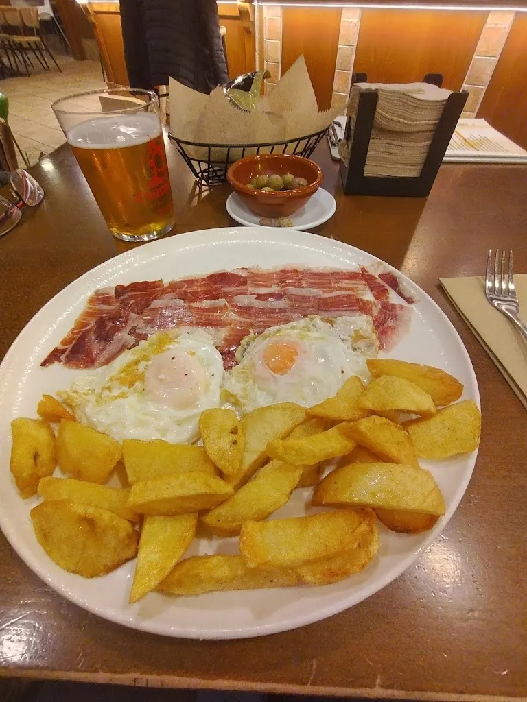 Kühni “Blue Bucket Hat pilgrim”_Restaurante Puerta del Sol_Montemolín_review