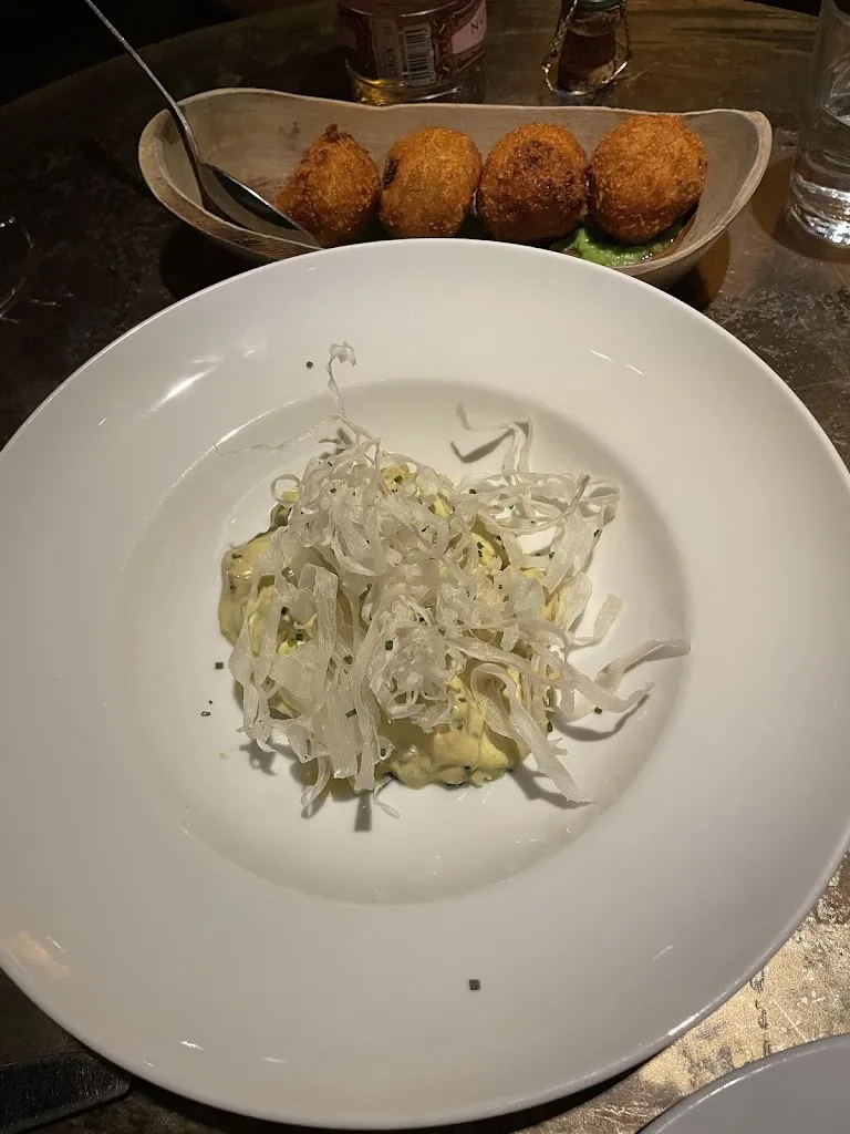 Kyle Madriaga_Ástor 