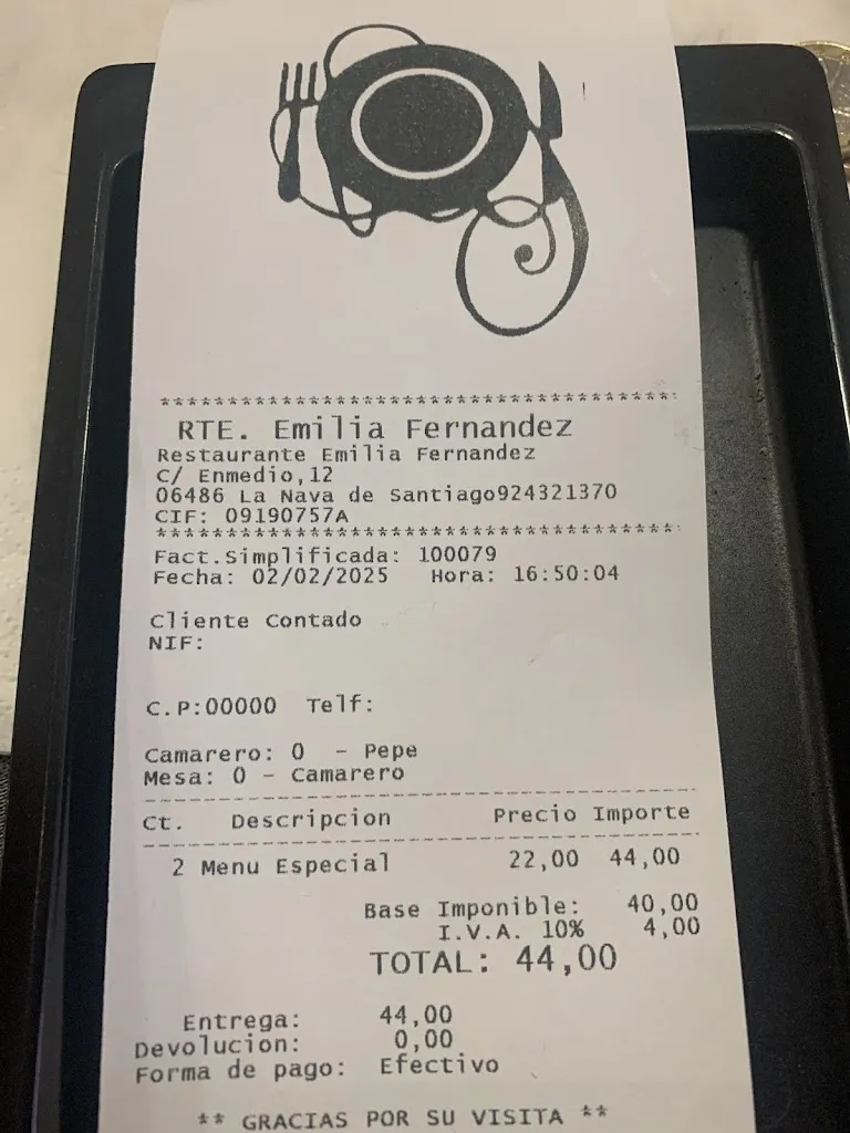 Libéluna Mjguerrero _Emília María Fernández Grande_Nava de Santiago La_recensione