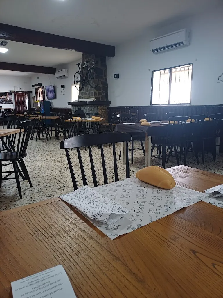 Inma Gil_Restaurante Asador Entre Brasas_Navalvillar de Pela_review