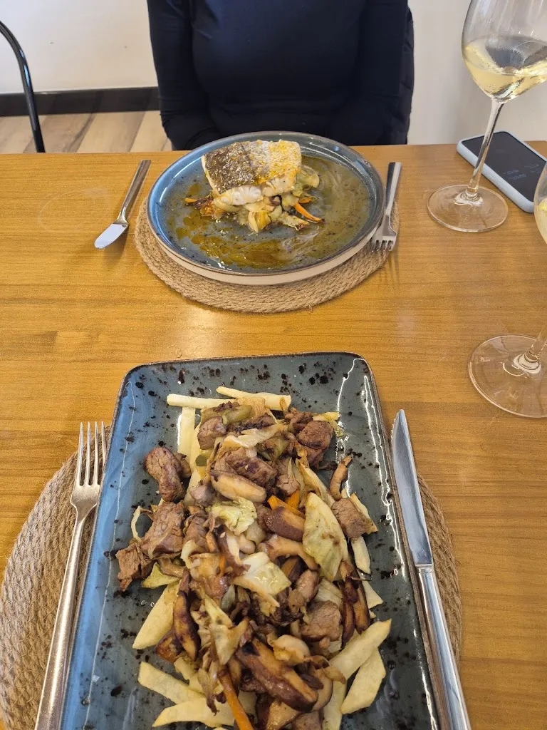 Phil Wilkinson_A Fonte do Raposo_Fisterra_review