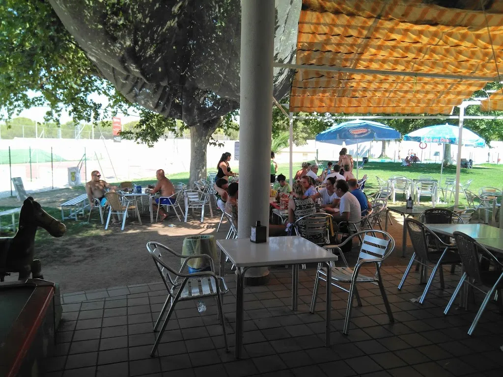 Bar Restaurante La piscina & Terraza Level restaurant in Navalvillar de Pela