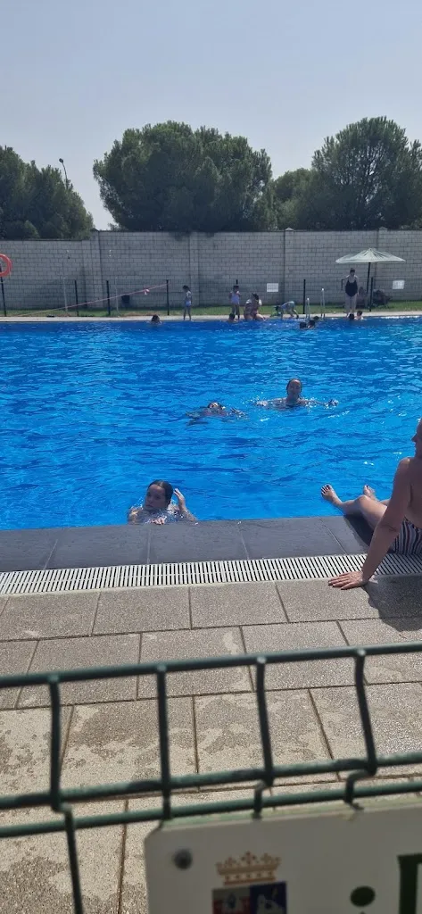 Bar Restaurante La piscina & Terraza Level_Navalvillar de Pela_slider_image_3