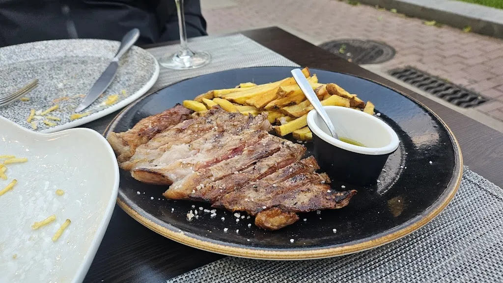 Ain Calvin_La Carbonería Restaurante_Mérida_review