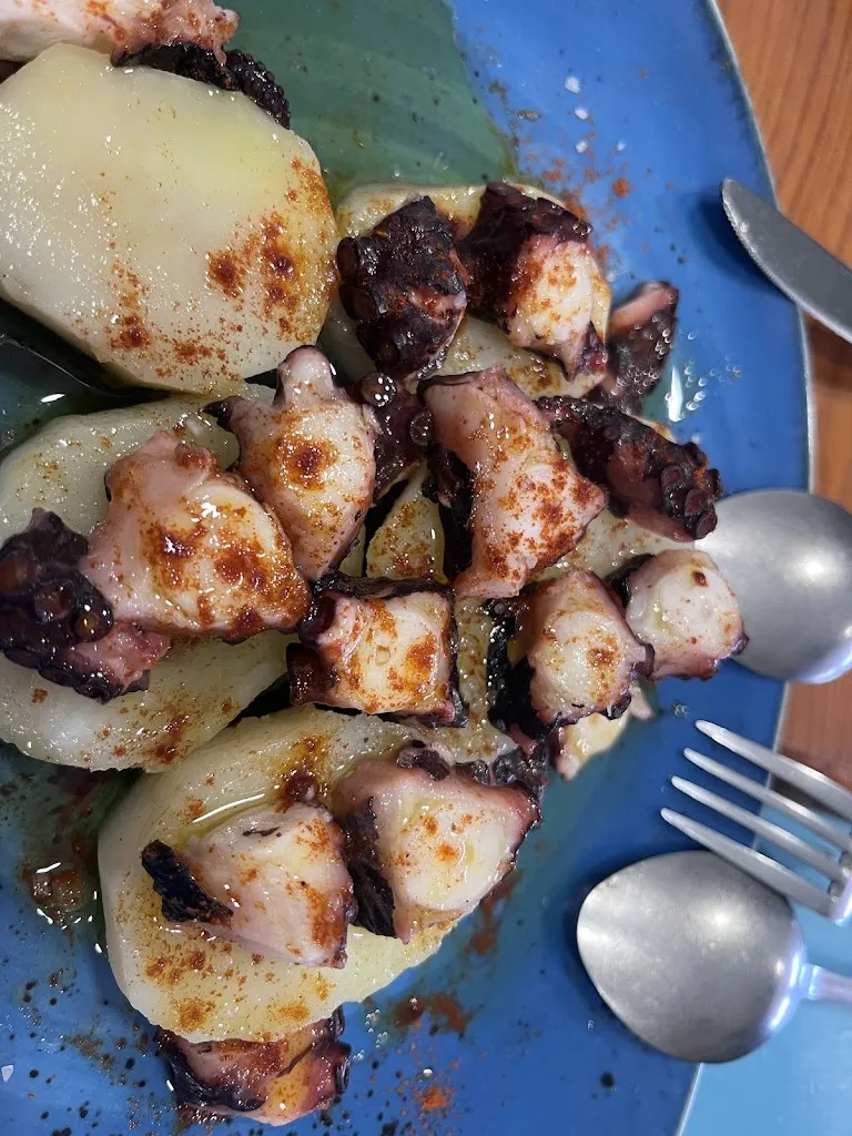 Qiuyue Yang_A Loira_Fisterra_review