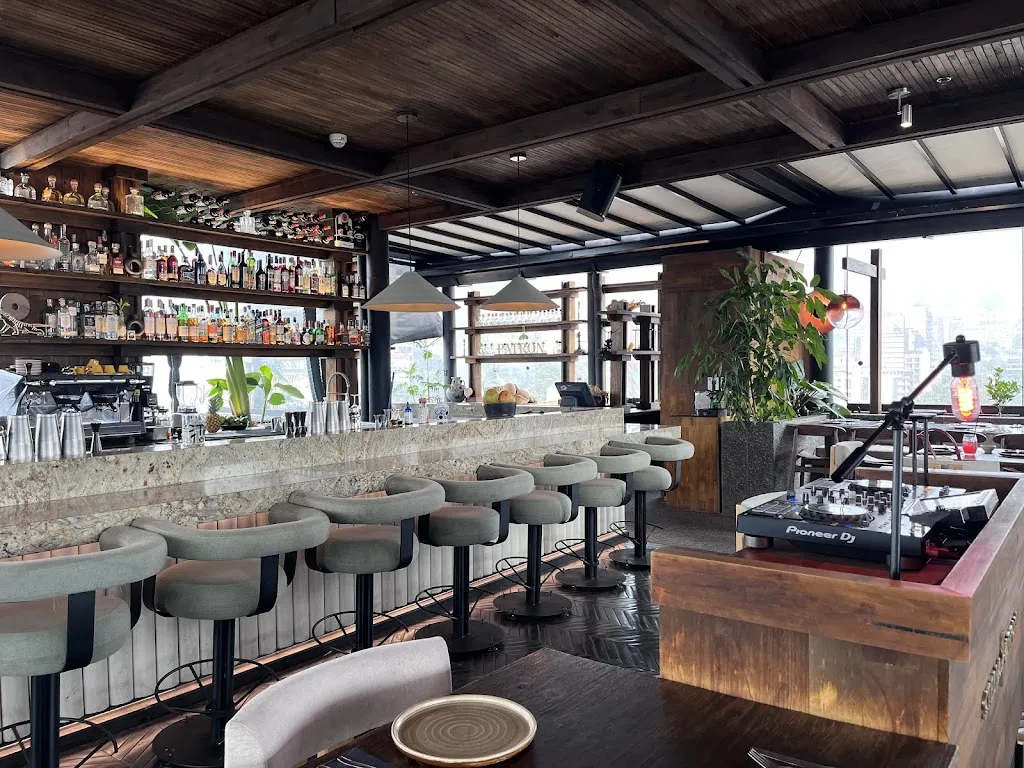 MAL DE OJO ROOFTOP MEDELLIN_Medellín_slider_image_3