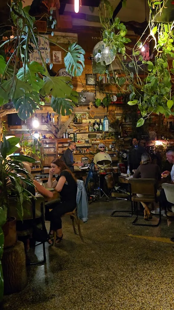 K M_Alambique_Medellín_review