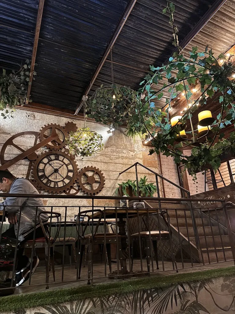 Shayan Soroush_37 Park Medellín | Restaurante Bar_Medellín_review