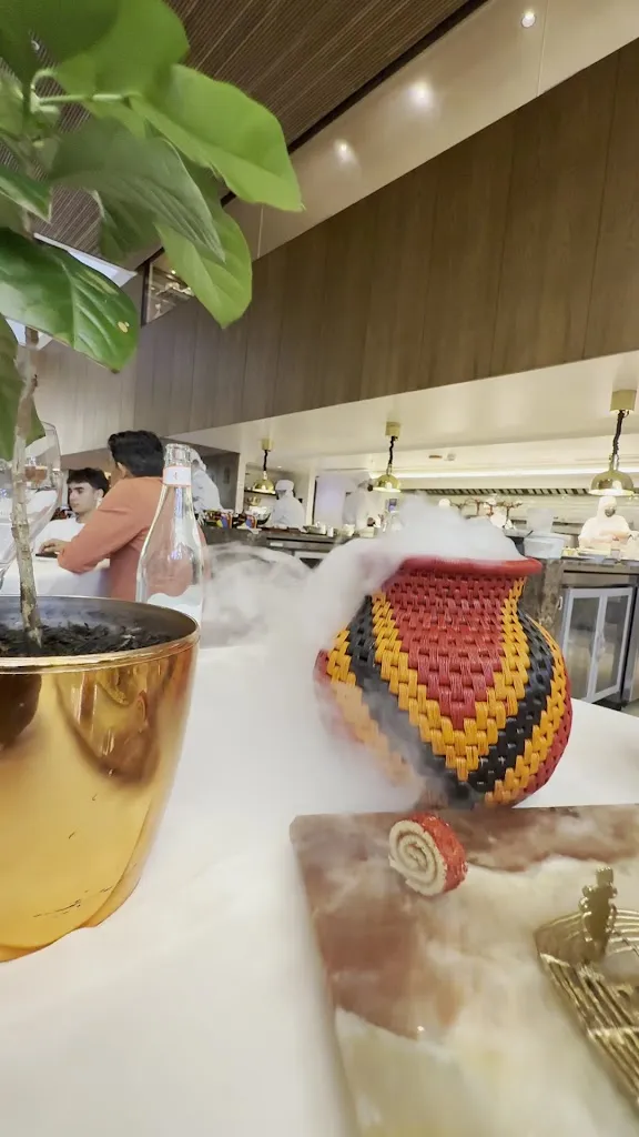 Sr Jey_Elcielo Medellín Restaurant_Medellín_review