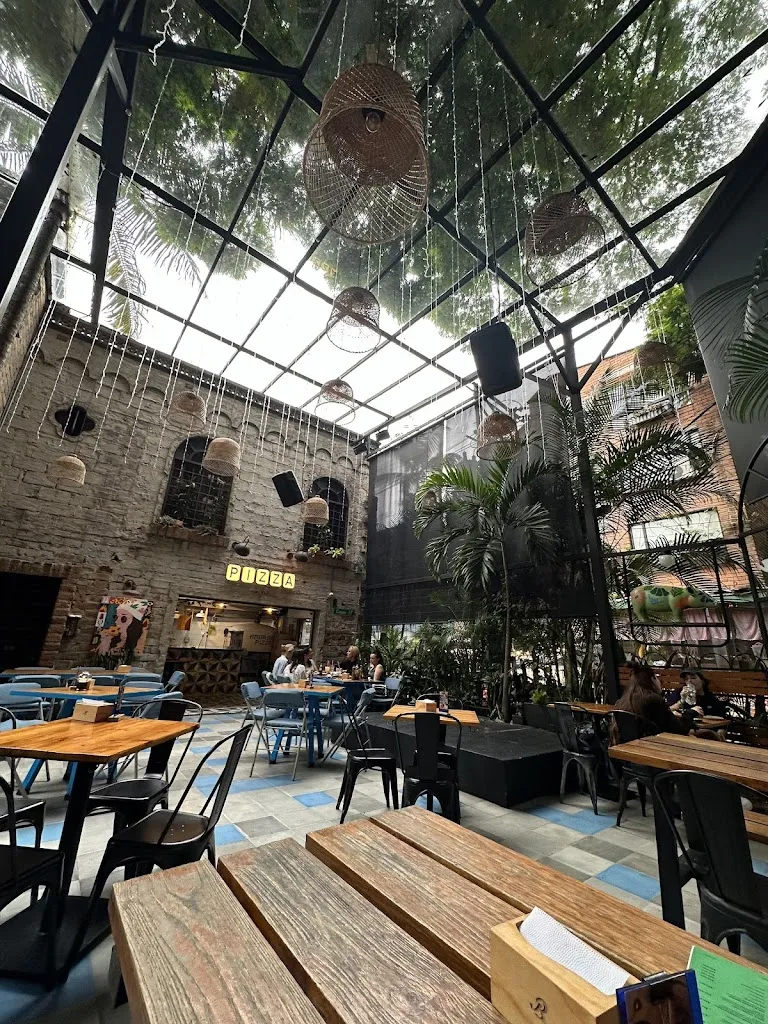 Julia K._Bonhomía_Medellín_review