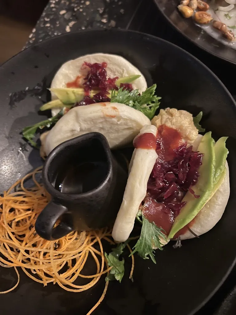 RW Estudio_La Causa_Medellín_review