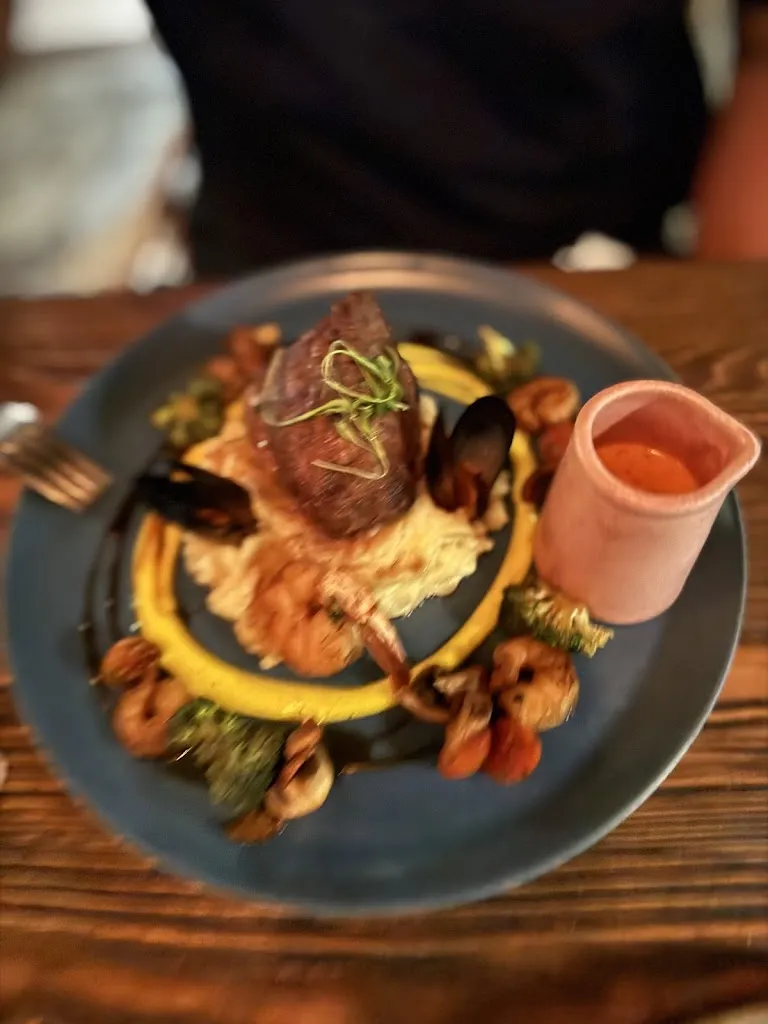 Christy Lee_Malanga del trópico Laureles l Medellín_Medellín_review