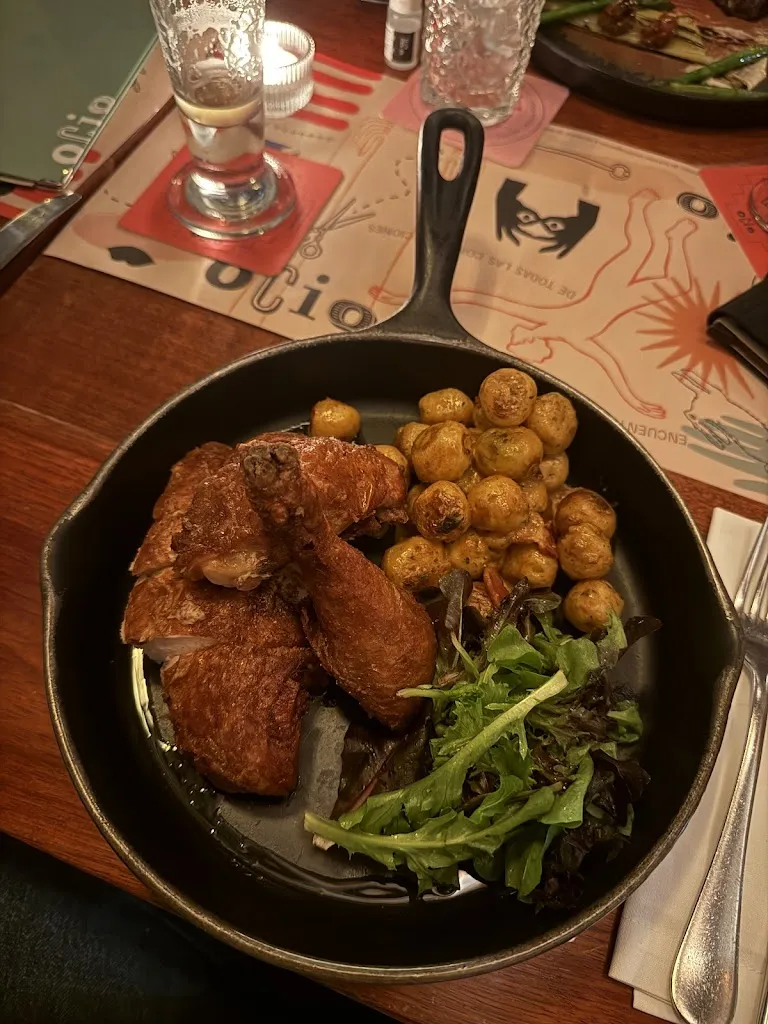 Fernando Aparicio_Ocio / Oci.mde_Medellín_review