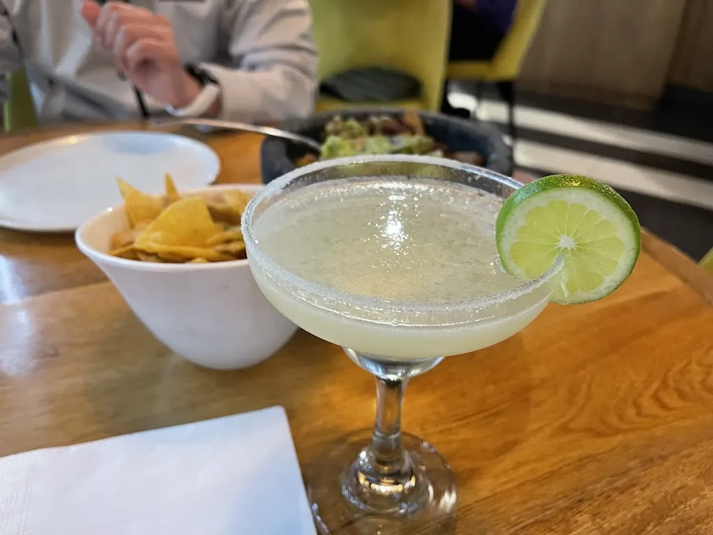 Antonio Donghan Yi_La Santa Guadalupe_Medellín_review