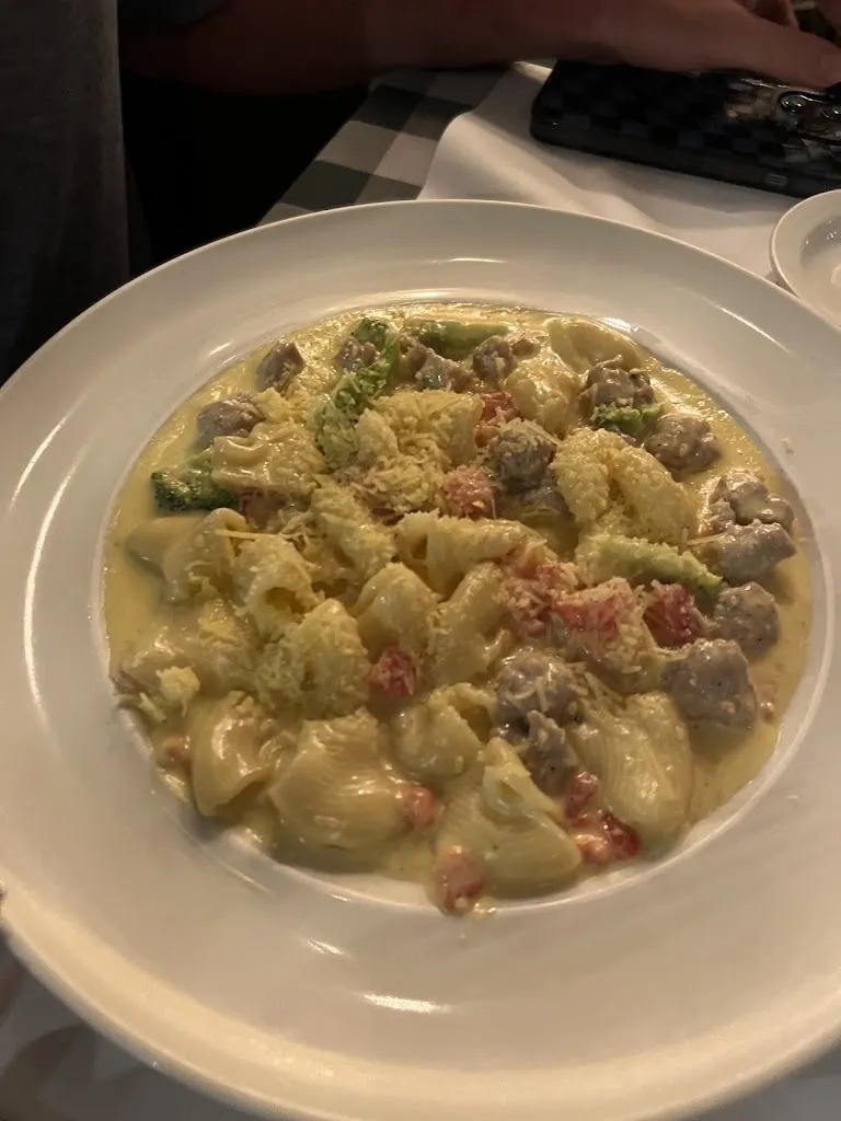 Ant Wirjoprawiro_il Castello_Medellín_review