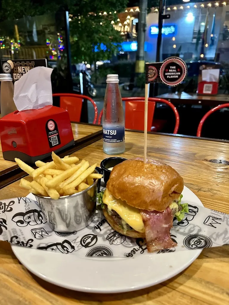 Atlas_Medellin Burguer Company - Laureles_Medellín_review