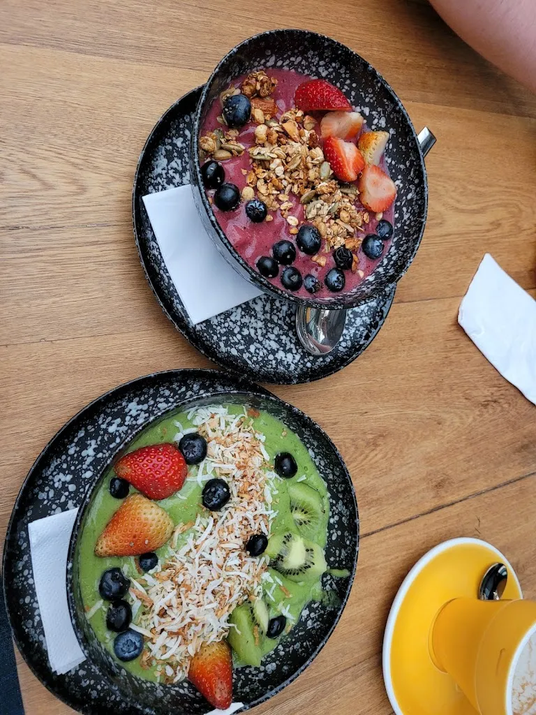 Ramiro Vidal_Cala Roca_Medellín_review