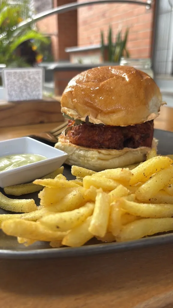 Brandon Fuller_La Moldería Restaurant_Medellín_review