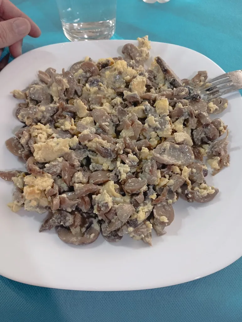 Jose Antonio Gómez Manzano_Hostal-Restaurante La Parrilla_Oliva de la Frontera_recensione