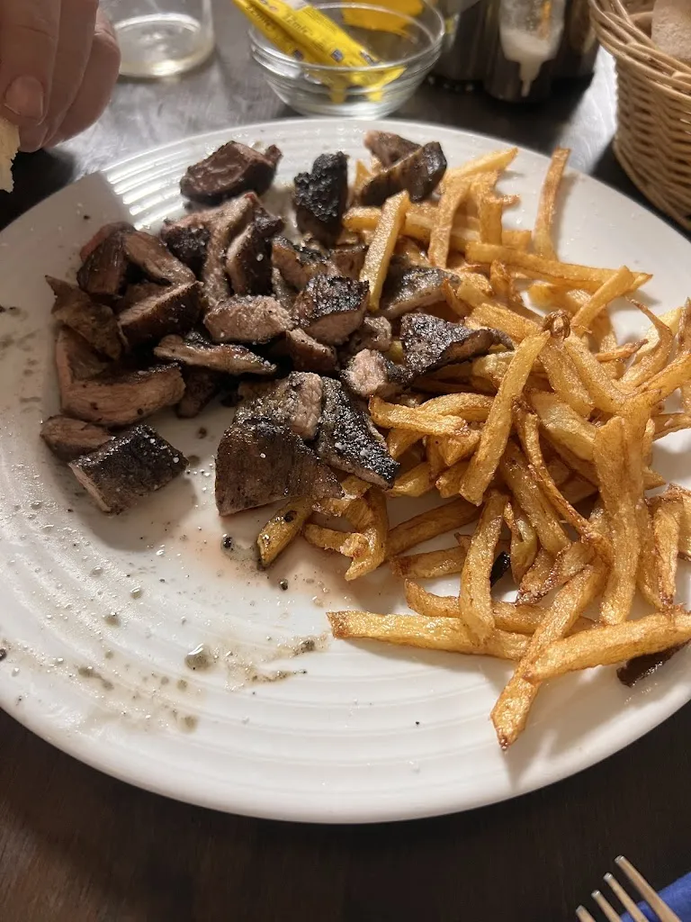 Hostal-Restaurante La Parrilla_Oliva de la Frontera_slider_image_2