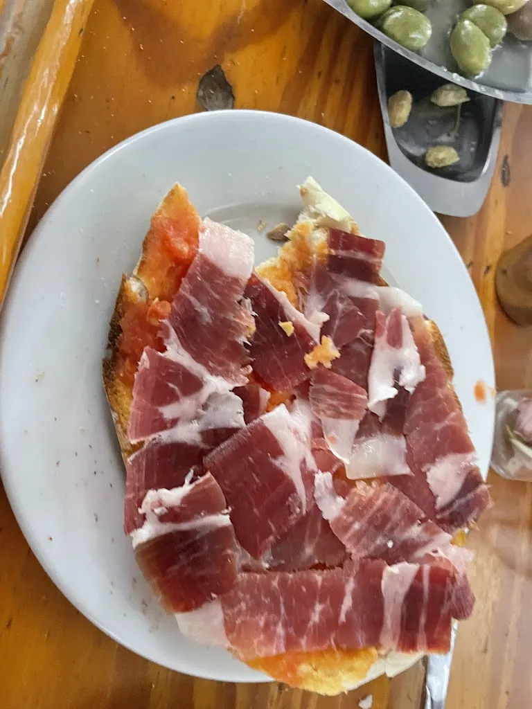 Julian Flores_Bar restaurante El Dorado_Oliva de la Frontera_review