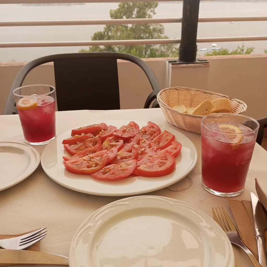 Restaurante Camping El Burgo_Orellana de la Sierra_slider_image_2