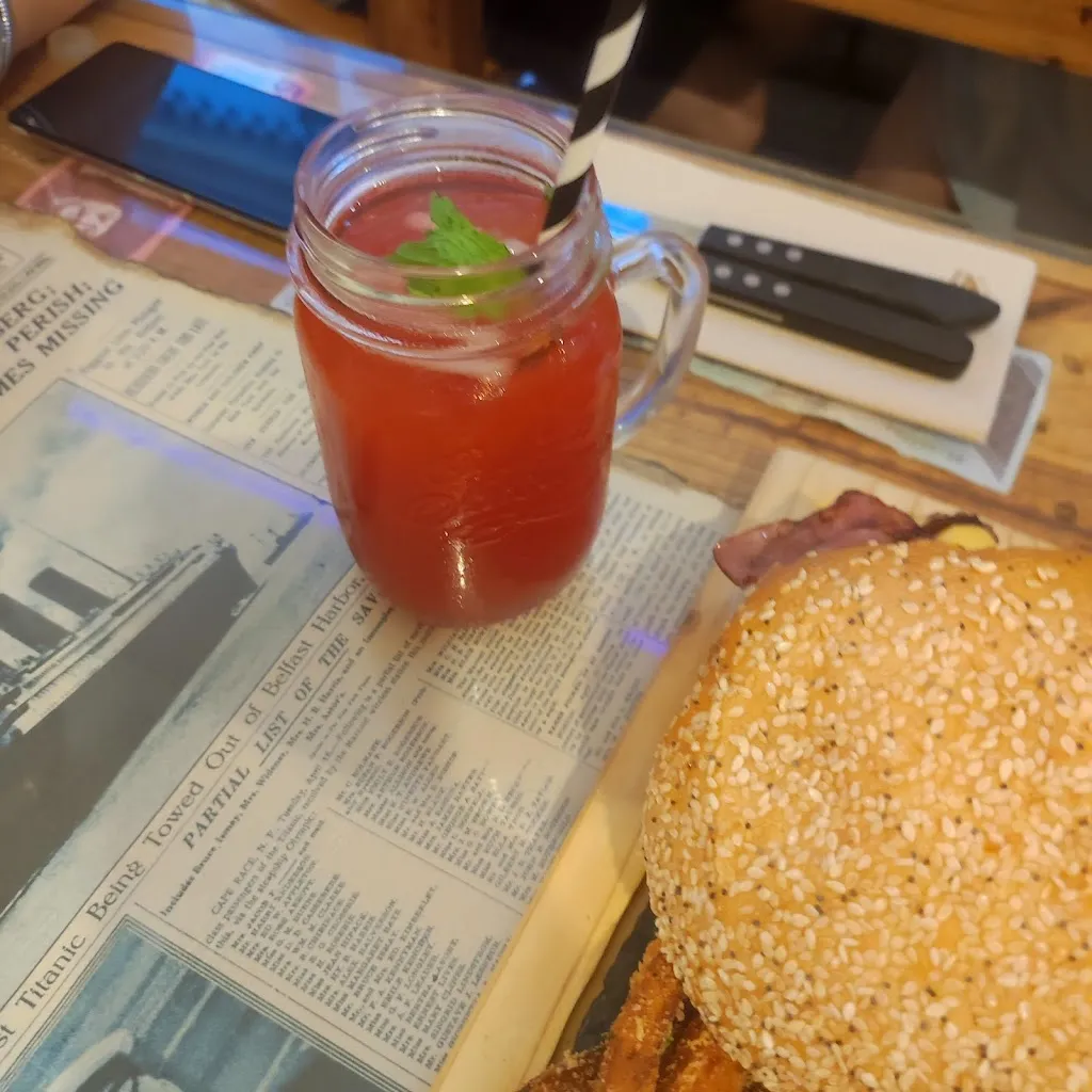 José Santos_2Burger_Montijo_review