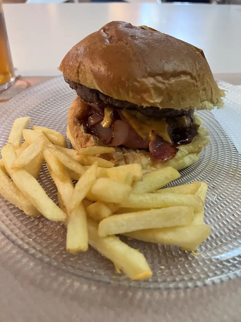 Jose C. Méndez_Café Pub Marín_Puebla de Alcocer_review