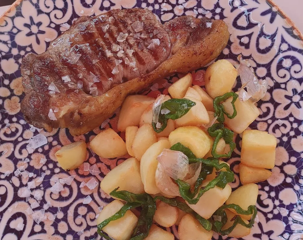 Victor Manuel Guareño Areses_Café Pub Marín_Puebla de Alcocer_review