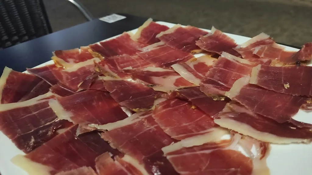 Angel Roig Cruz_bar codines_Puebla de Alcocer_review