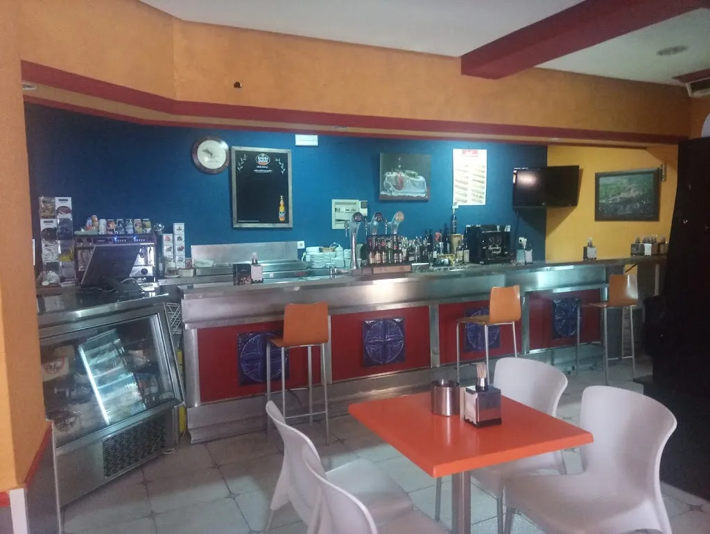 bar codines restaurant in Puebla de Alcocer