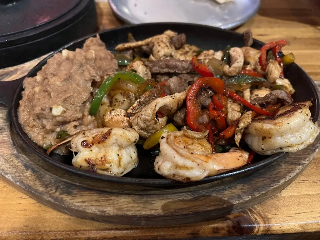 Dante's Eatery & Bar_Nogales_slider_image_3