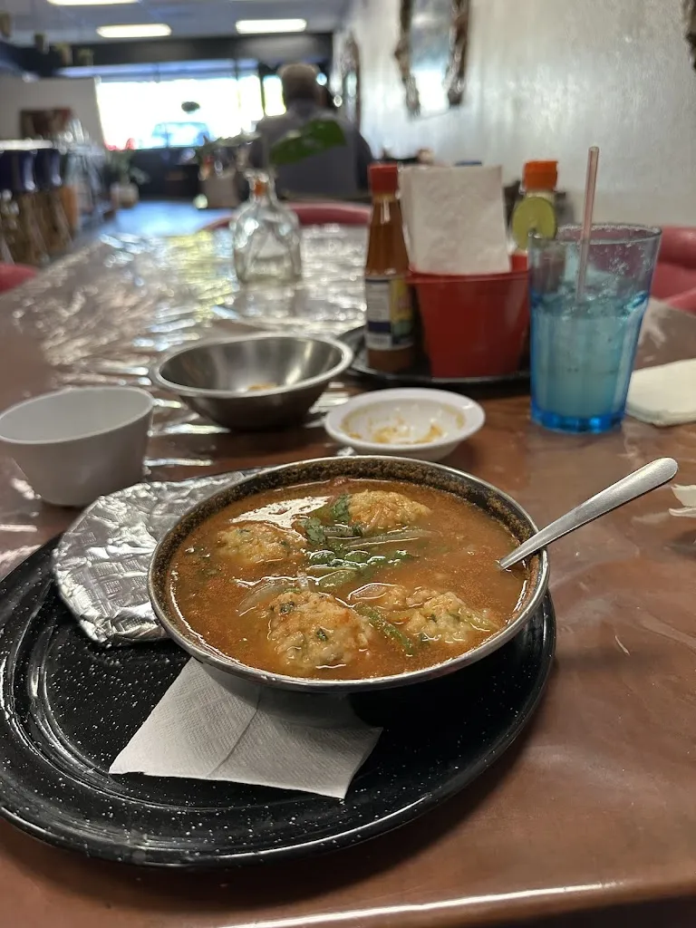Jose Luis Chavez_Machi Seafood Restaurant_Nogales_review