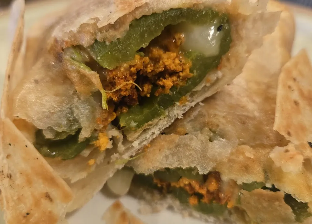 Ana Delia_Alejandro Mendoza_Castaneda_La Castellana Cafe_Nogales_review