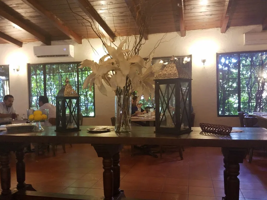 Erica Creighton_Trocadero_Nogales_review