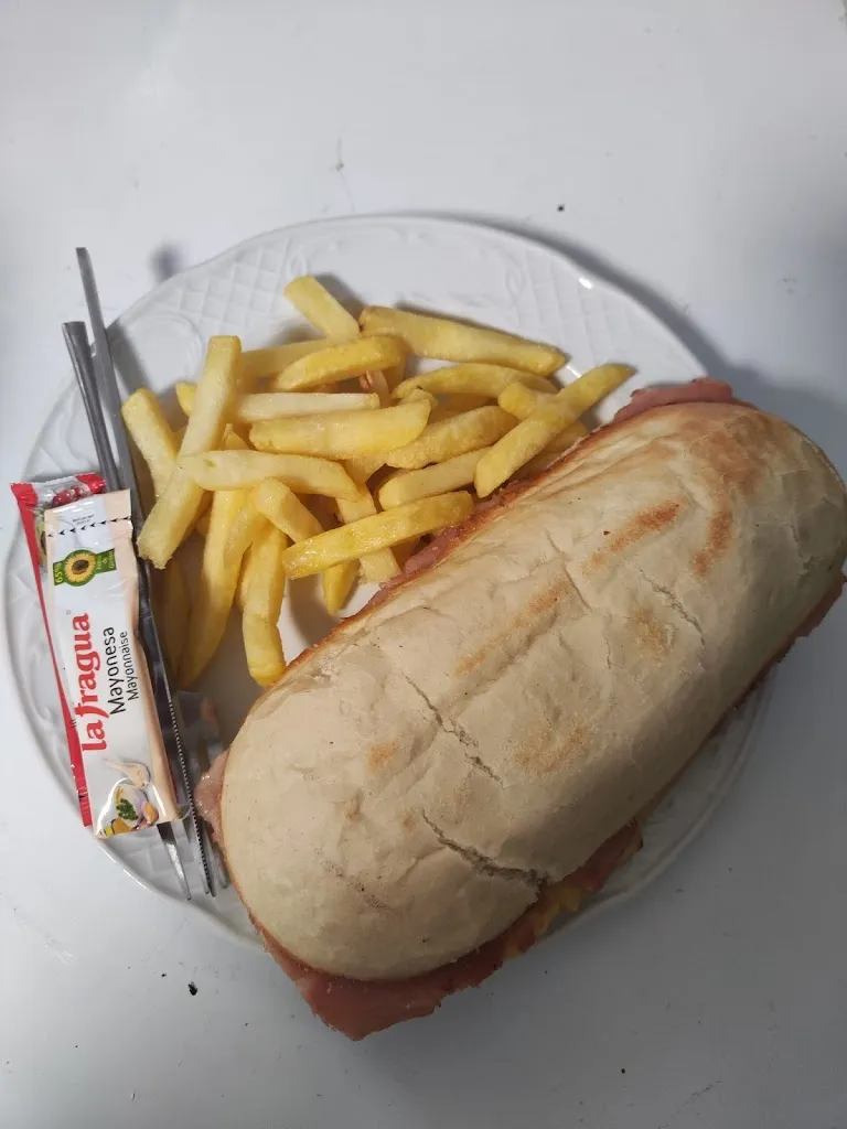 Menu_Bar casa “Los Pinchos”_Puebla de Obando_image_5