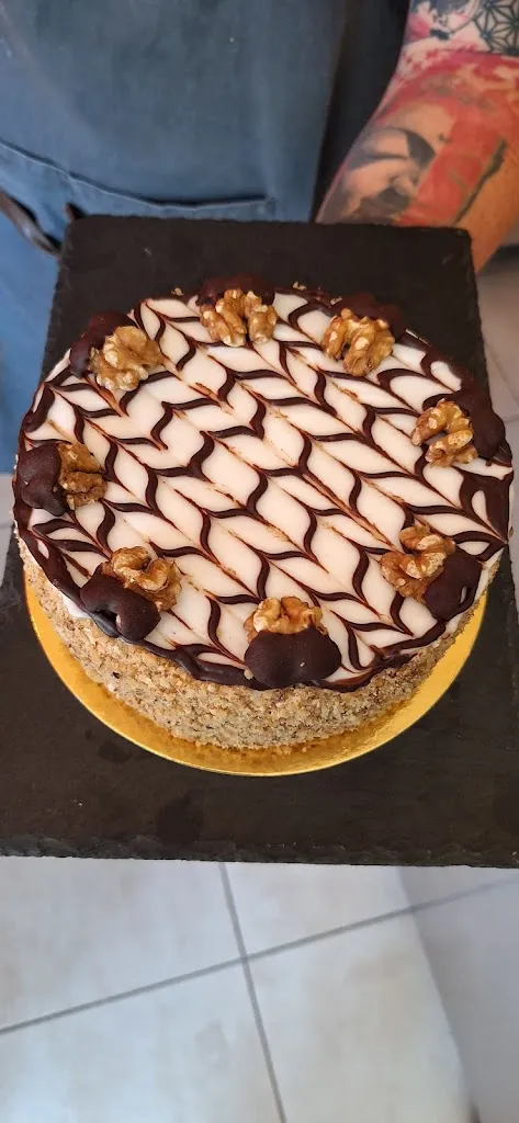 Raymond A. Goslitski_Batidor Pasteleria_Fisterra_review