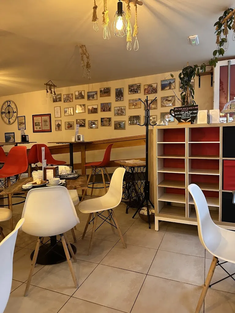 Batidor Pasteleria restaurant in Fisterra